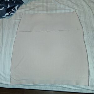 Maidenform Cream Pencil Skirt